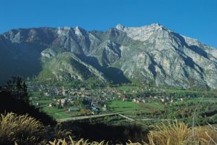 “Anche ad essere si impara”: a Valdieri si ridisegna il Monumento ai Caduti delle due guerre