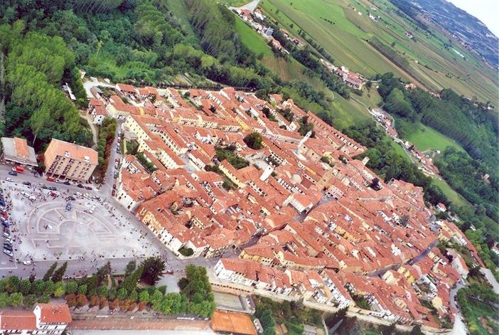 Bitumificio a Bene Vagienna, "L'altra Bene": "Ridicolo sostenere che la pizza bruciata sia cancerogena come le sostanze impiegate nella lavorazione"