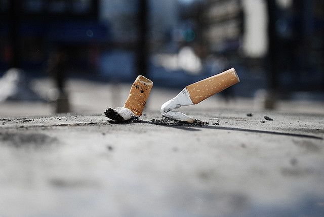 "Il pianeta non è un portacenere": Plastic Free a Fossano per raccogliere i mozziconi di sigaretta