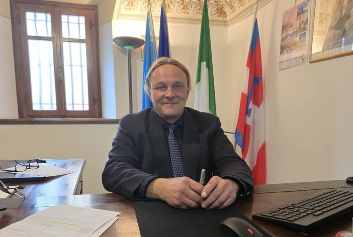 Il sindaco Emiliano Negro Il sindaco Emiliano Negro