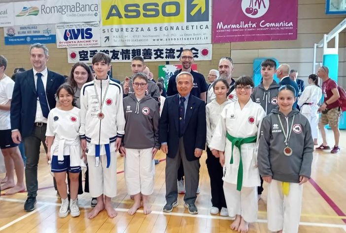 Karate: un oro e tre argenti per la Shotokan Cavallermaggiore ai Campionati Italiani 2024