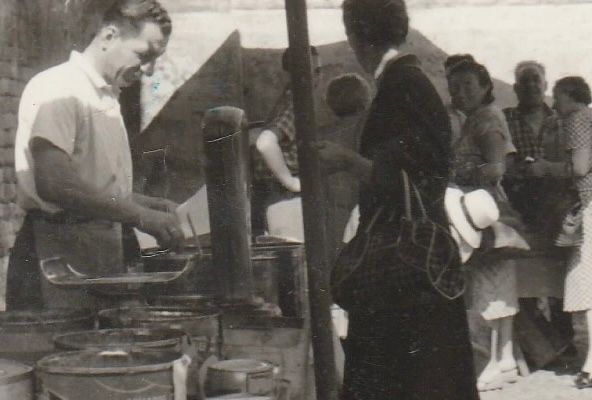 “Le acciughe fanno il pallone”: la canzone di De André che ripercorre l’antica tradizione della Valle Maira