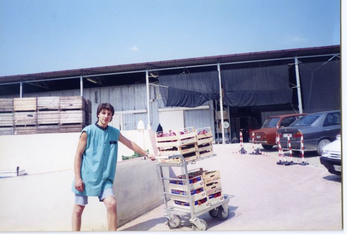 Francesco Borgheresi adolescente, al lavoro nella Comunità fiorentina Il Forteto