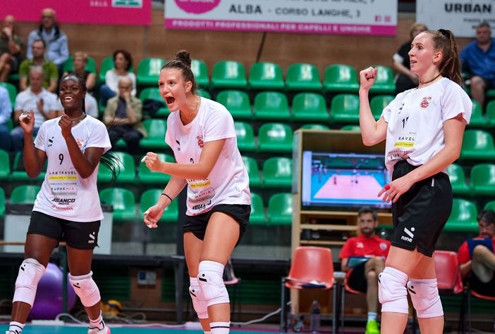 Un'esultanza di Anna Adelusi, Francesca Scola e Anna Haak (credito Danilo Ninotto)