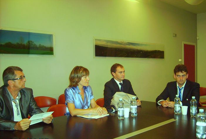 Da sinistra: Renato Besenzoni, Cristina Viviani e due rappresentanti della squadra Nazionale Ristoratori (copyright targatocn.it)