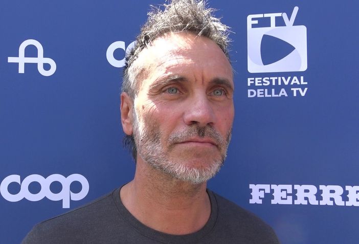 Nek ospite del Festival della Tv di Dogliani