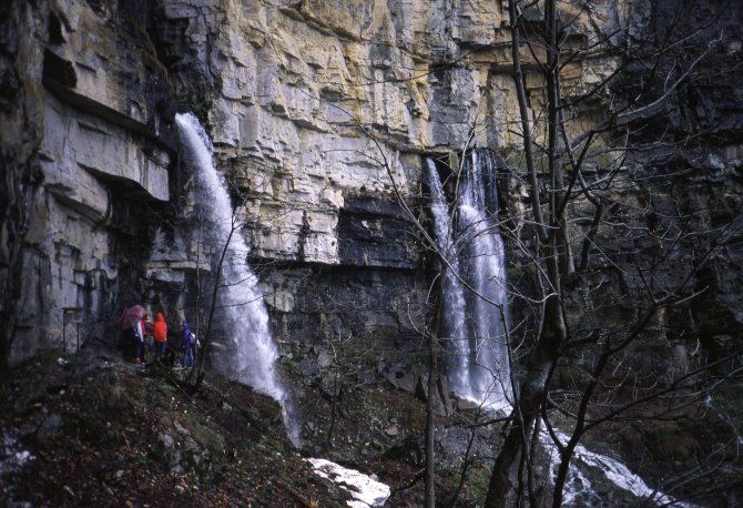 Pis del Pesio: è questo il momento perfetto per ammirare la spettacolare cascata