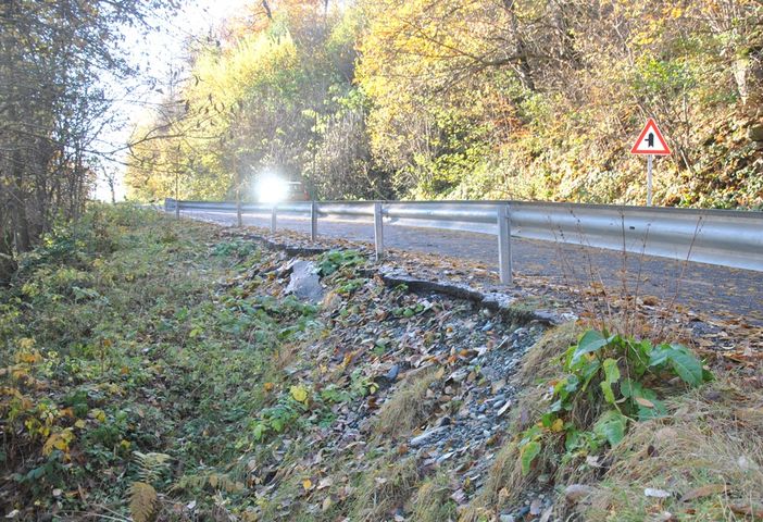 Una delle frane sulla Paesana-Pian Munè