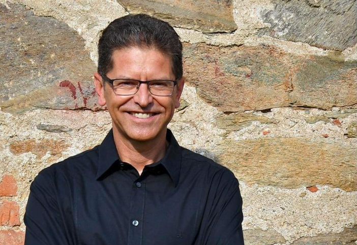 Franco Giletta, relatore dell'incontro storico culturale per i 500 anni della cappella di SAn Rocco a Saluzzo Franco Giletta, relatore dell'incontro storico culturale per i 500 anni della cappella di SAn Rocco a Saluzzo