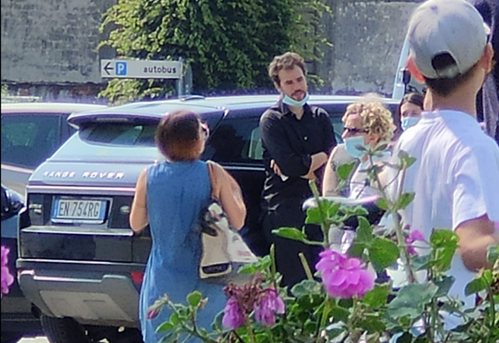 L'attore e comico Andrea Pisani del duo PanPers in visita a Manta L'attore e comico Andrea Pisani del duo PanPers in visita a Manta