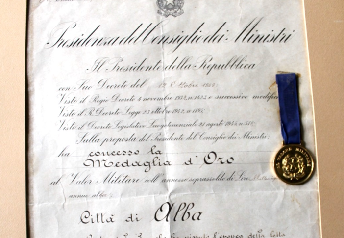 "Il furto della Medaglia d'oro al valor militare della città di Alba un'offesa al sangue versato"