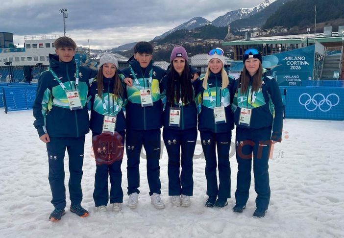La delegazione AOC al completo: Giacomo, Lucia, Leonardo, Chiara, Sofia e Giulia La delegazione AOC al completo: Giacomo, Lucia, Leonardo, Chiara, Sofia e Giulia