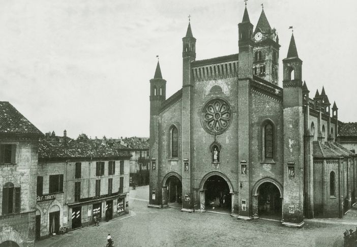 I fratelli Franco (a sinistra) e Carlo Miroglio, insieme al commendatore Giuseppe