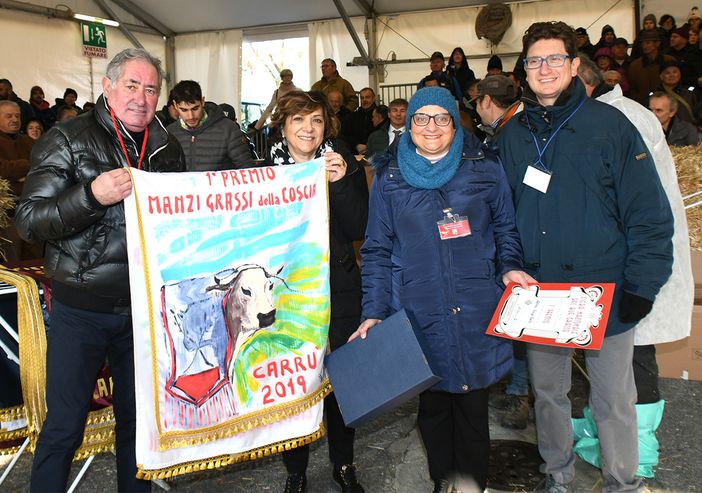 Il Lions Club alla “Fiera del Bue grasso” di Carrù Il Lions Club alla “Fiera del Bue grasso” di Carrù