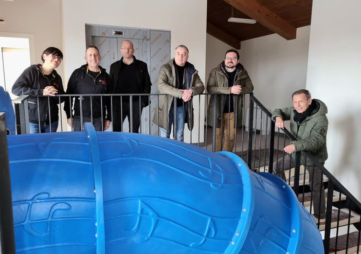 Franco Graglia in visita a Casina Sordello di Costigliole Saluzzo con il sindaco Fabrizio Nasi, dal vicesindaco Nicola Carrino, dal consigliere comunale Renato Giordanino e gli operatori della Fabbrica dei suoni