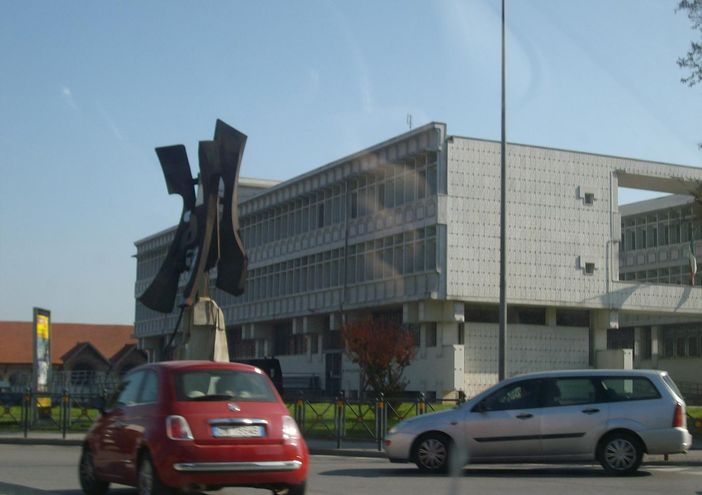 L'incidente è avvenuto di fronte al Palazzo di giustizia