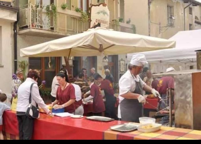 Domenica l'appuntamento è con "Piacere Carrù": una giornata all'insegna del gusto, della cultura e del divertimento Domenica l'appuntamento è con "Piacere Carrù": una giornata all'insegna del gusto, della cultura e del divertimento