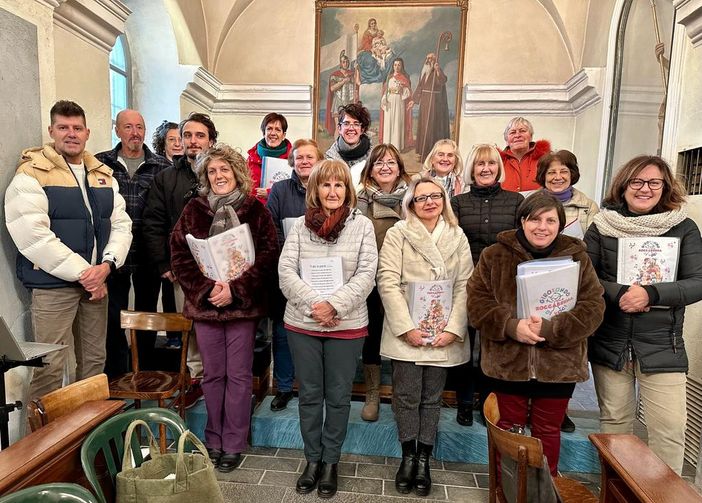 "Girotondo di voci" il coro parrocchiale di San Giuliano "Girotondo di voci" il coro parrocchiale di San Giuliano