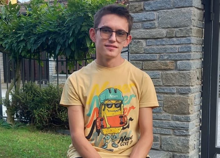 Il giovane Giorgio Bruno Franco che presta servizio civile ad Ostana