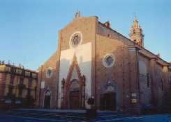Il fascino di vedere Saluzzo di notte dall'alto della Torre Civica