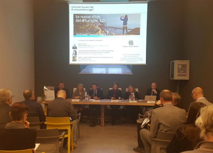 Nella sede dell'Atl del Cuneese si ascolta la videoconferenza