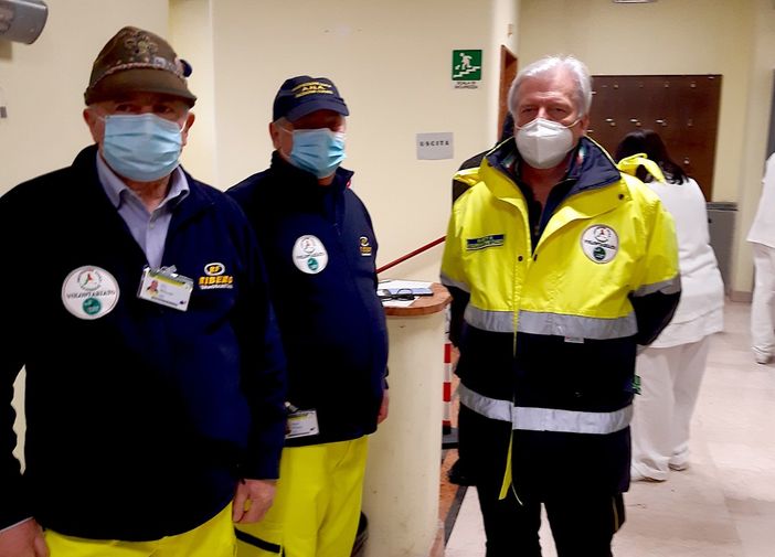 I volontari Ana in servizio all'Asl Cn1 I volontari Ana in servizio all'Asl Cn1