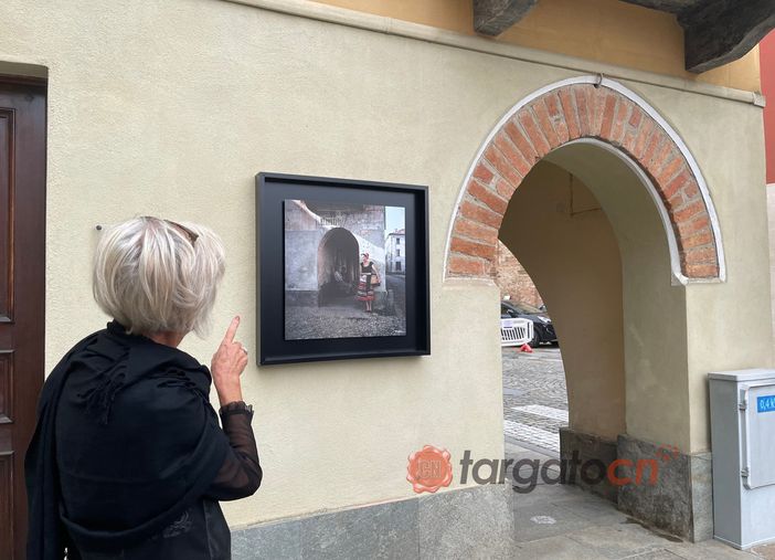 'Indimenticabile Piozzo": inaugurata la mostra en plein air dedicata a Lartigue, fotografo della felicità [FOTO E VIDEO]