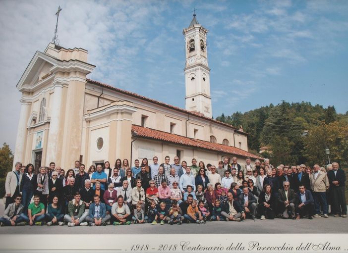 L'istantanea del centenario dell'indipendenza parrocchiale dell'Alma (foto Guido Peirone)