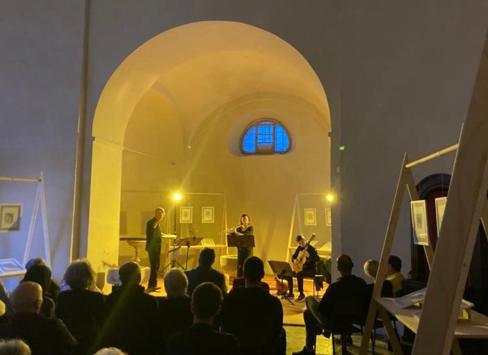 “Visitandum est”: a Villar San Costanzo l’inaugurazione della mostra di pittura di Anna Valla