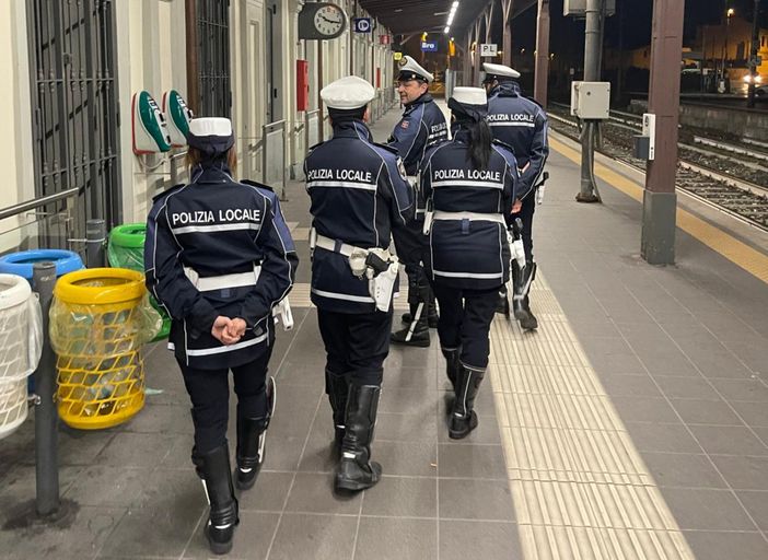 Controlli in stazione a Bra Controlli in stazione a Bra