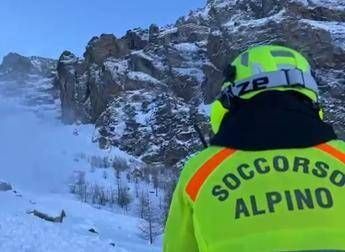 Valanga su fuoripista sopra Courmayeur, sciatori coinvolti Valanga su fuoripista sopra Courmayeur, sciatori coinvolti
