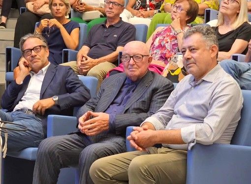 Massimo Recalcati, Bruno Ceretto e Claudio Rosso durante la celebrazione del 3° anno compleanno dell'ospedale di Verduno