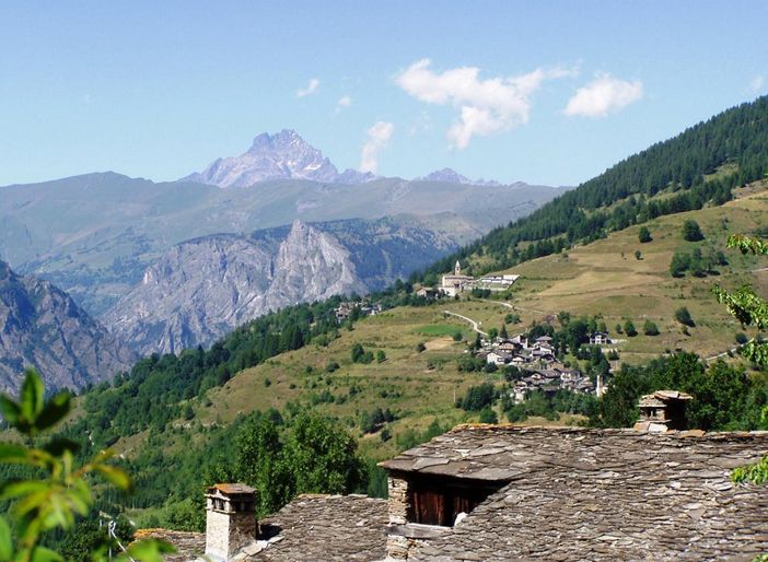 Mese di agosto intenso per Marmora con  camminate, fiera del Nostrale, mercatini, mostre, musica e sport