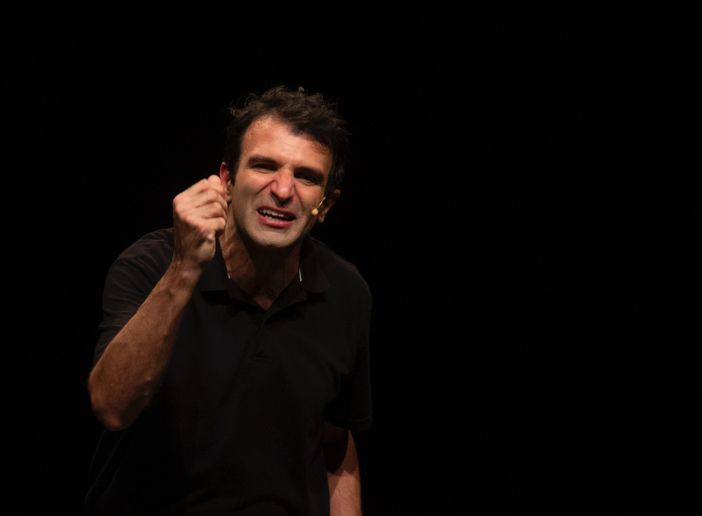 A Fossano “Cammelli a Barbiana”, spettacolo teatrale per i 100 anni della nascita di don Milani A Fossano “Cammelli a Barbiana”, spettacolo teatrale per i 100 anni della nascita di don Milani