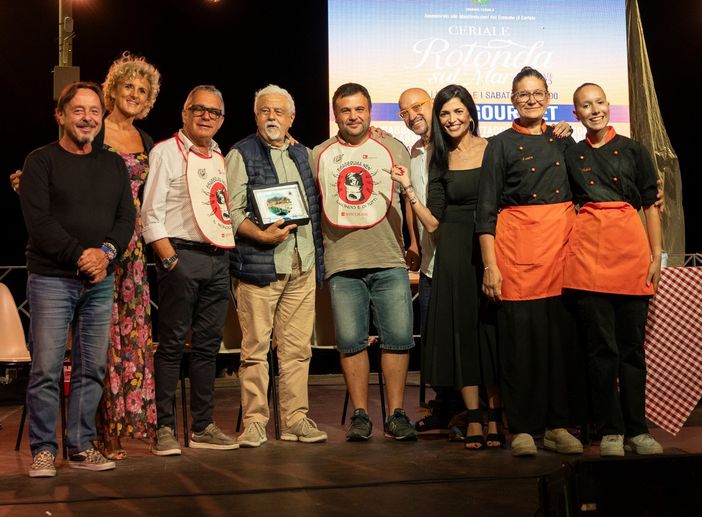 Il Bagna Cauda Day conquista il Palco Gourmet di Ceriale, curato da Renata Cantamessa