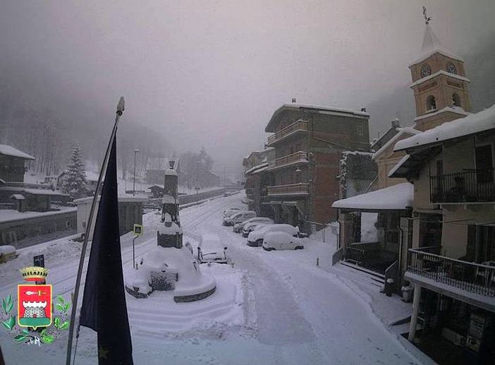 Crissolo sotto la neve (foto tratta dal sito internet del Comune)