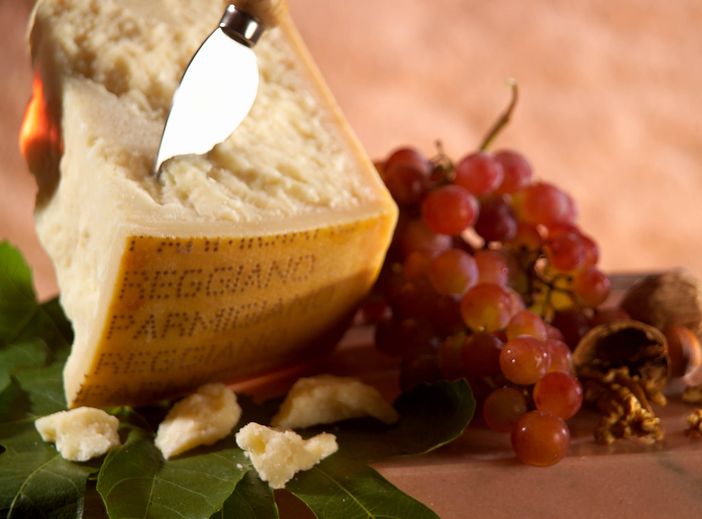 Scopri dove trovare il miglior Parmigiano Reggiano a Cuneo