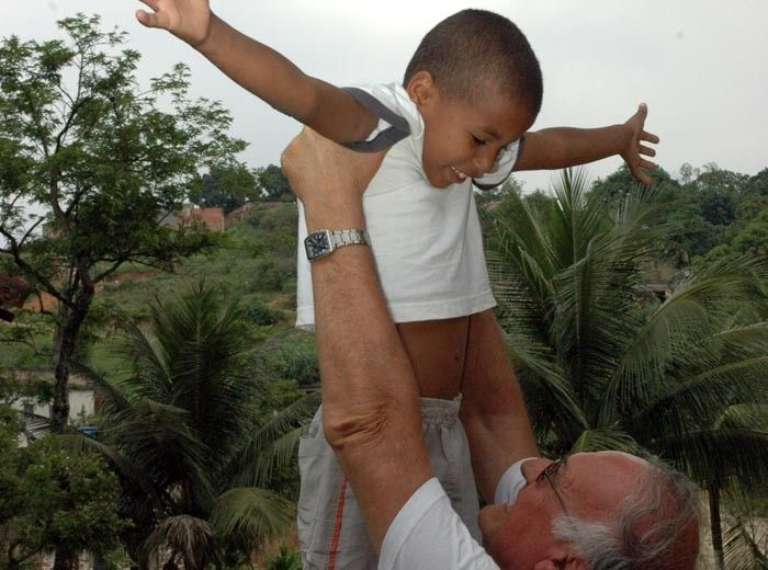 Incontro a Dogliani con Don Renato Chiera, fondatore della Casa do Menor in Brasile