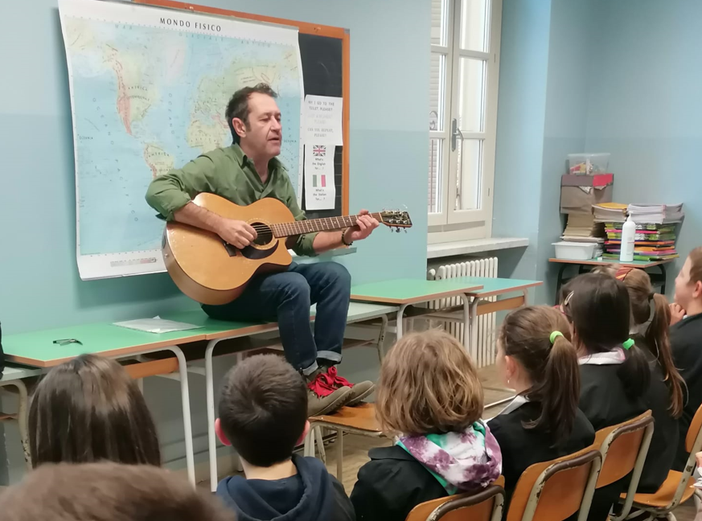 Le classi della Primaria di Bene Vagienna imparano a suonare con la Banda  Mentre a Trinità si con il “Progetto in coro”