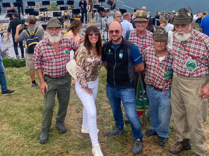 Foto dell'edizione 2023 con sindaco di Paesana. Foto dell'edizione 2023 con sindaco di Paesana.