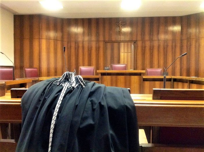 Mondovì: ex dipendente di negozio di telefonia accusata di aver simulato vendite di cellulari Mondovì: ex dipendente di negozio di telefonia accusata di aver simulato vendite di cellulari