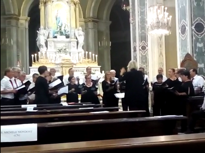 La corale Due Torri di S. Michele Mondovì al Santuario della Madonna della Guardia di Genova