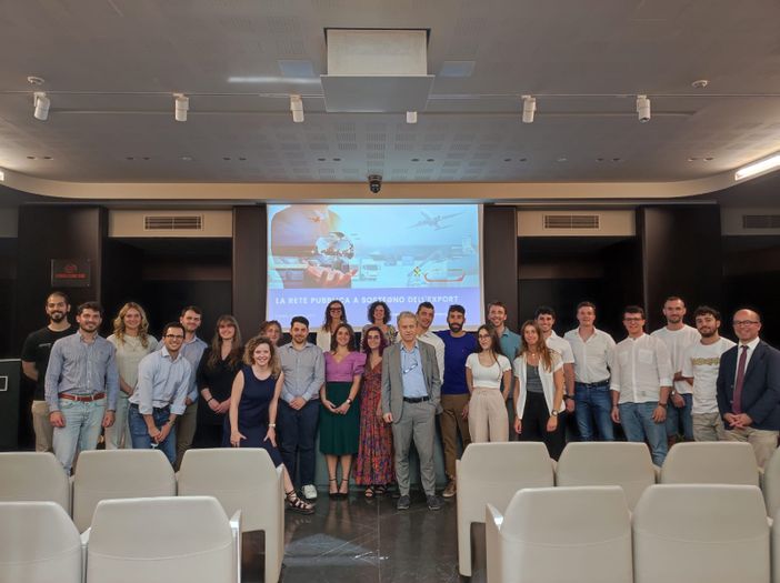 Gli 8 premiati e il presidente Tino Cornaglia