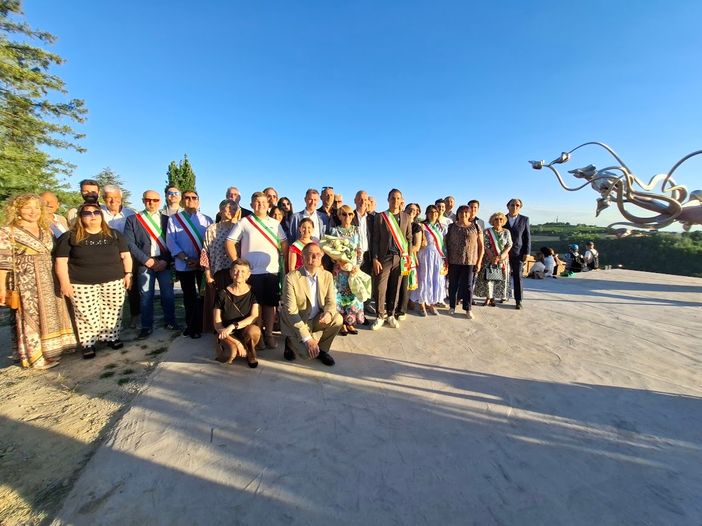 Nelle foto alcuni momenti della partecipata doppia inaugurazione Nelle foto alcuni momenti della partecipata doppia inaugurazione