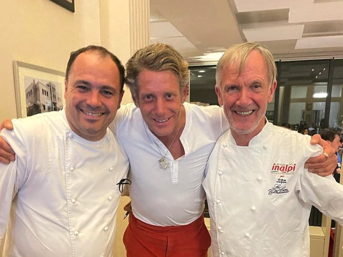 Sortita in Langa per Lapo Elkann: dalla torre di Barbaresco ai tavoli della Ciau