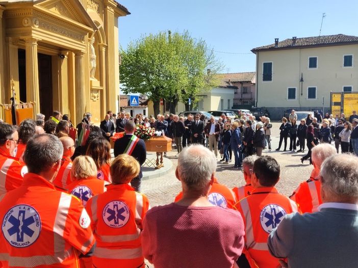 Nel centro roerino i funerali di Oddino Moretti, 51 anni