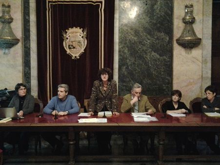 Da sinistra Ilenia Garino (fondazione Crc), Federico Borgna (sindaco di Cuneo), Franca Giordano (assessore),  Ezio Falco (presidente della Fondazione Cassa di Risparmio di Cuneo) , Maria Gabriella Aragno (presidente del CSAC), Daniela Murisasco (responsabile servizio territoriale di base)