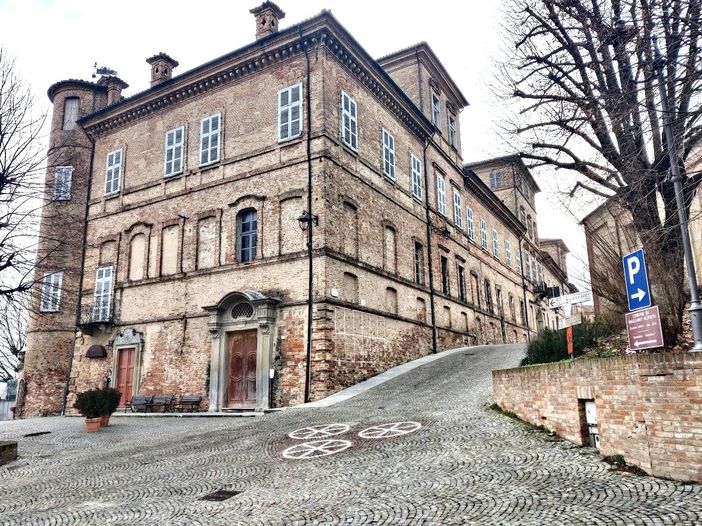 Il castello di Magliano Alfieri Il castello di Magliano Alfieri