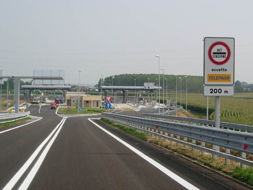 Il casello di Alba Ovest della A33 sarà spostato per la salvaguardia dei pipistrelli? "Non è necessario"