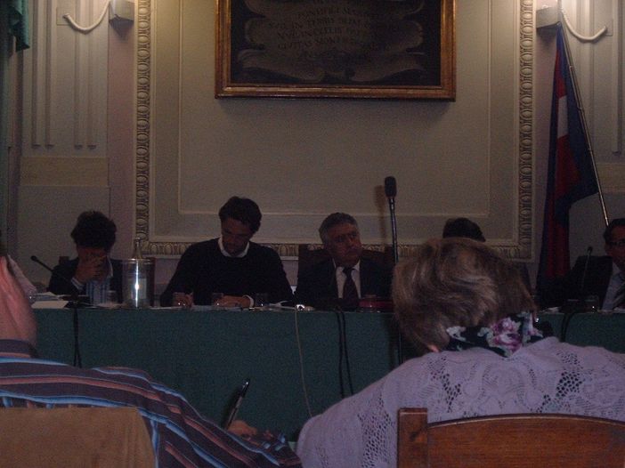 A Mondovì, in consiglio comunale, tutti d'accordo sul fatto che la Nord Diesel debba rimanere sul territorio